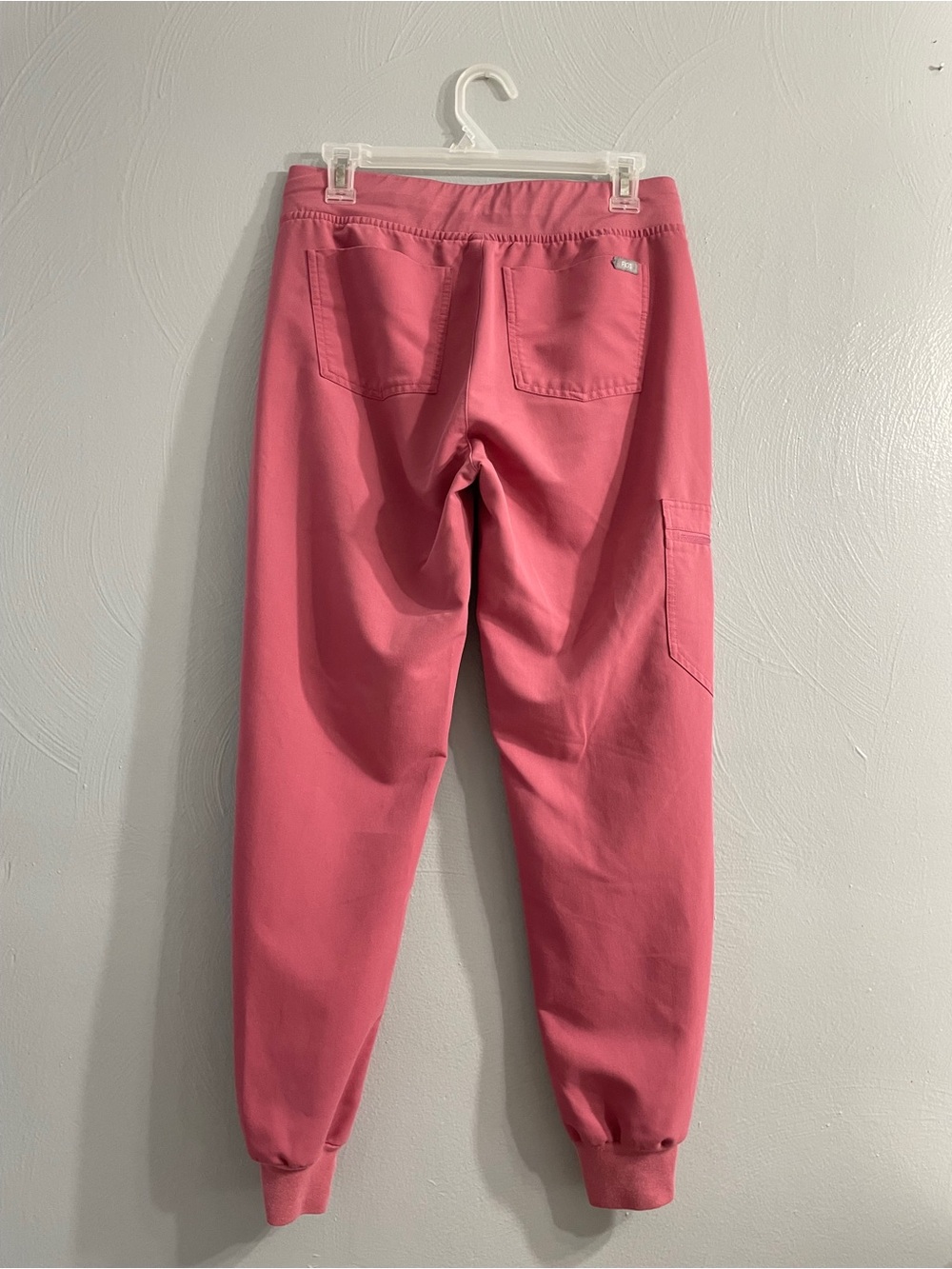 FIGS Zamora and Catarina Women's Scrub Set in Rose Pink - Top & Jogger Pants - Picture 5 of 16